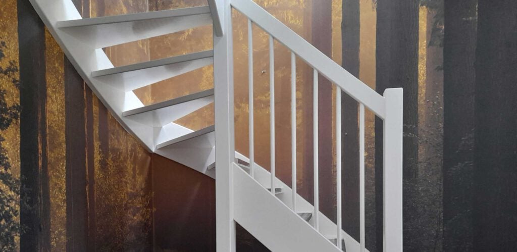 How to wallpaper a stairwell: tips & tricks - Wallart.com